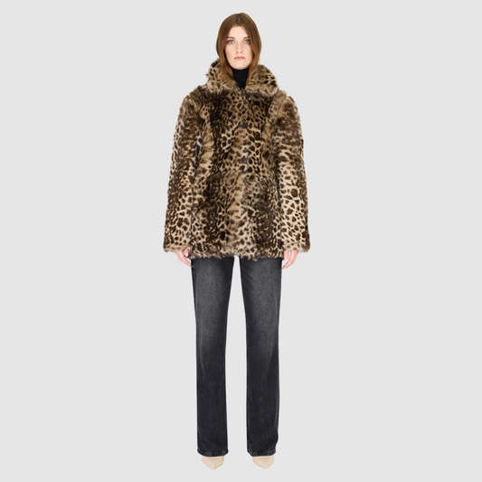 The MILKY WAY Jacket is a versatile statement piece crafted in leopord&nbsp;shearling, designed as a reversible teddy that flips to a nappa skin-out jacket. It offers a relaxed fit when worn wool-out and a regular fit when worn skin-out. A spread collar adds structure, while slash side pockets on the teddy side and patch side pockets on the nappa side provide functionality. Finished with a front button closure, MILKY WAY combines plush texture with sleek nappa styling for modern cold-weather versatility