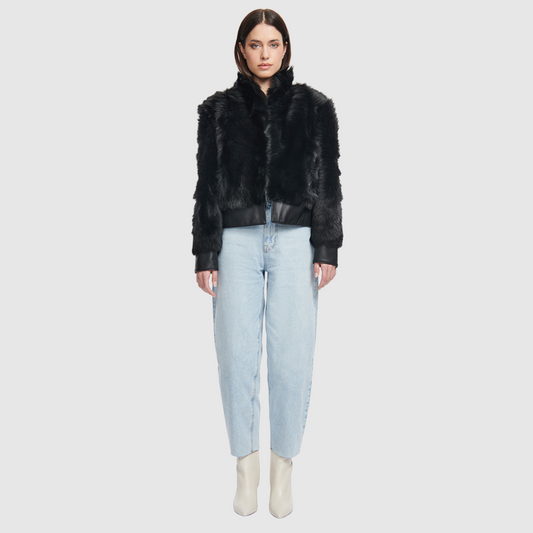 Cropped toscana wool bomber Oversized shoulders Stand collar  Fully lined Slash side pockets Hook closure