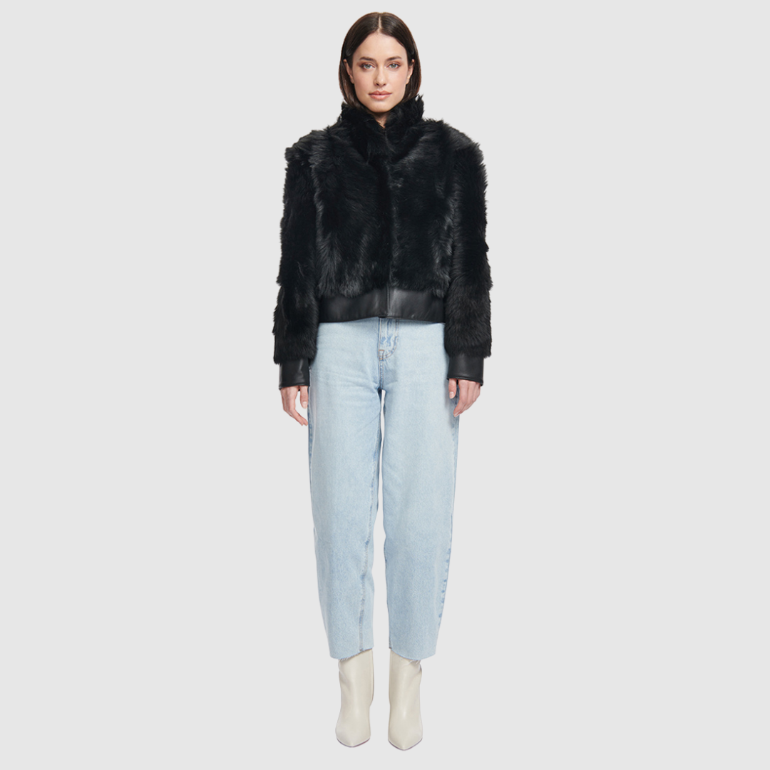 Cropped toscana wool bomber Oversized shoulders Stand collar  Fully lined Slash side pockets Hook closure