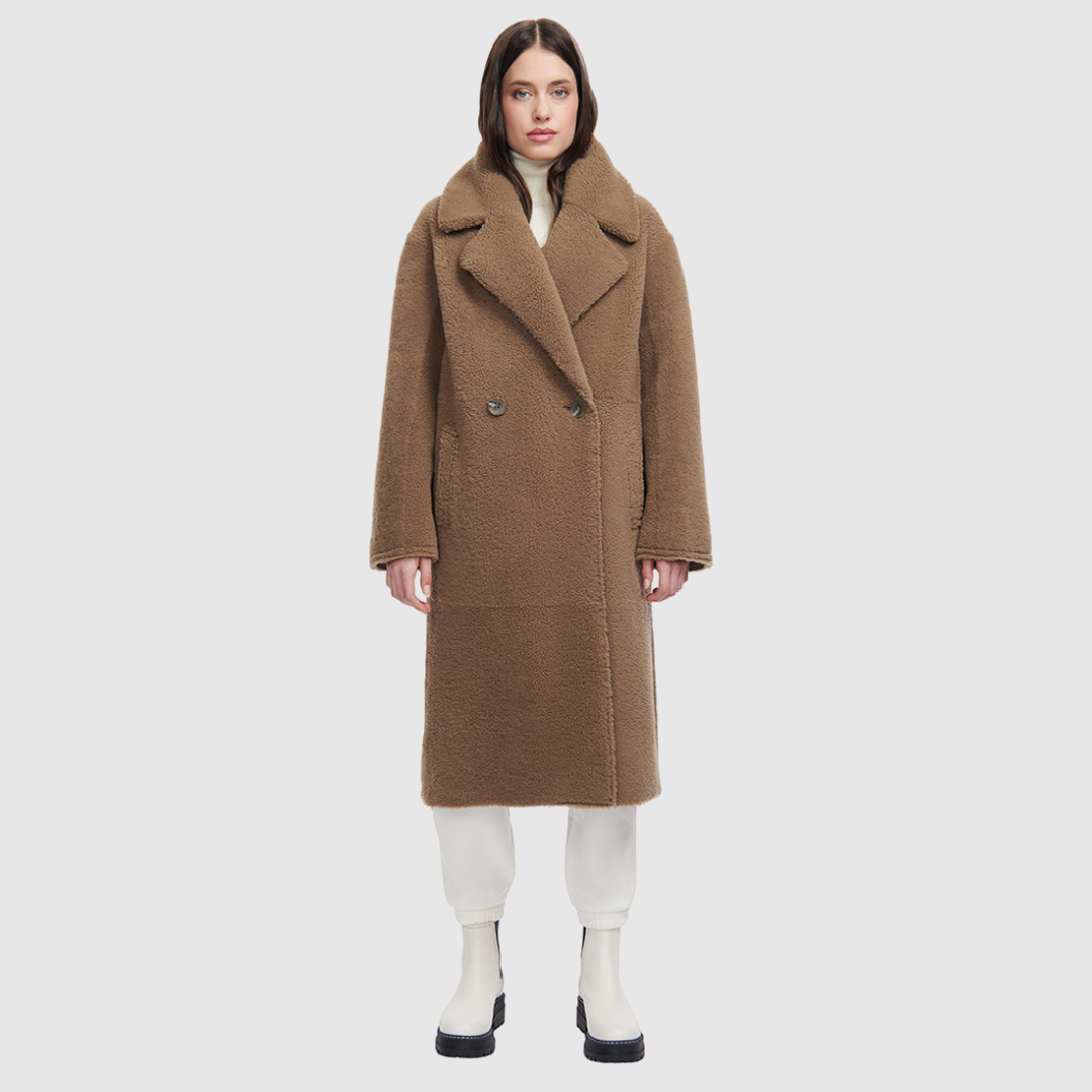 oversized curly wool teddy shearling Relaxed shoulders Notch collar Deep armhole and wide sleeves Straight fit