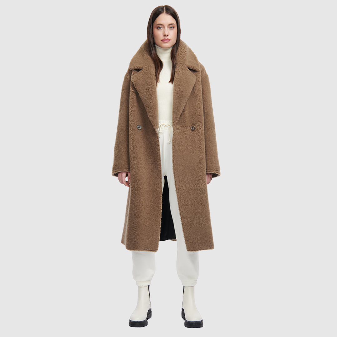oversized curly wool teddy shearling Relaxed shoulders Notch collar Deep armhole and wide sleeves Straight fit