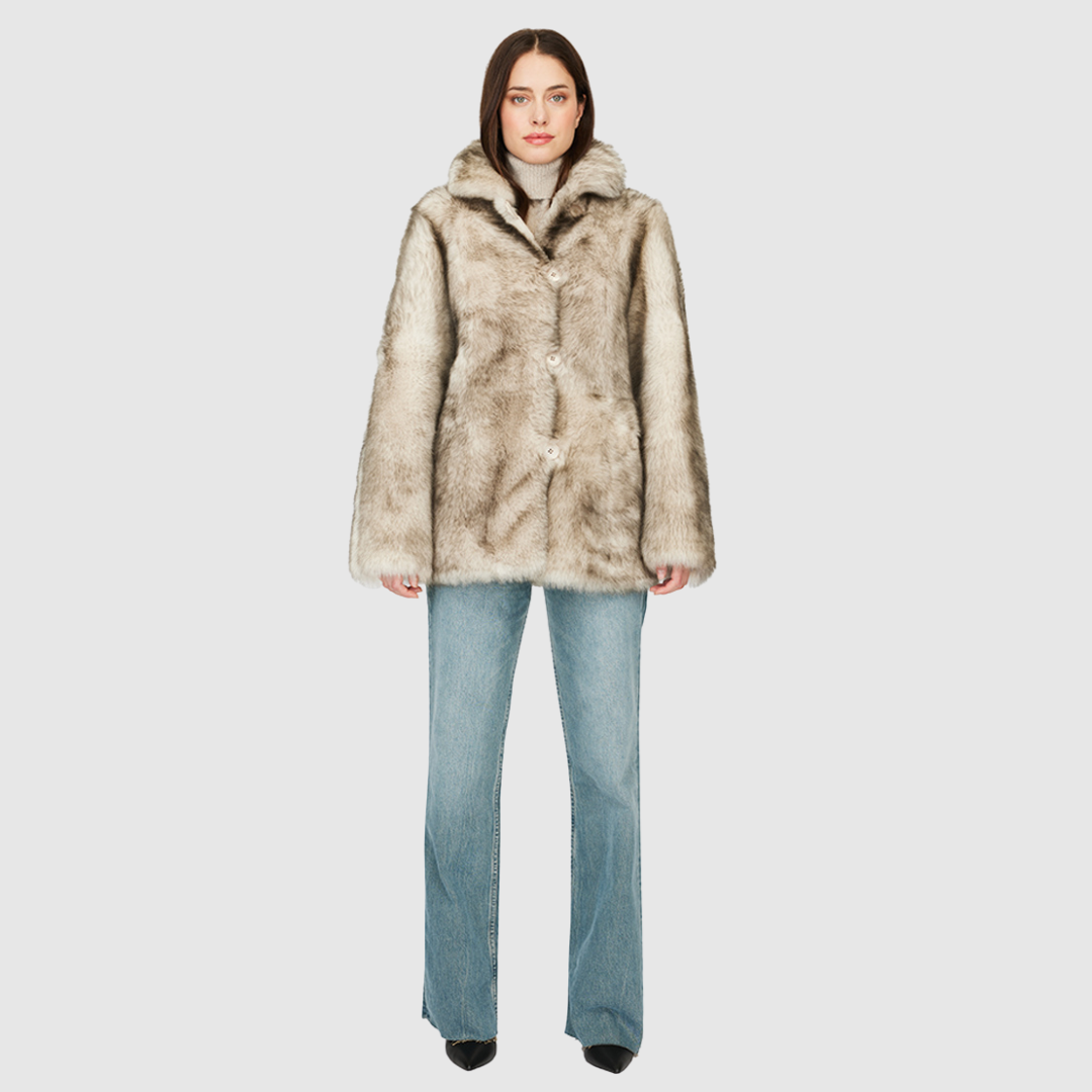 Reversible toscana rasado teddy Reverses to nappa skin-out jacket Relaxed fit when worn wool-out, regular fit when worn skin-out Spread collar Slash side pockets on toscana teddy side Patch side pockets on nappa side Front button closure